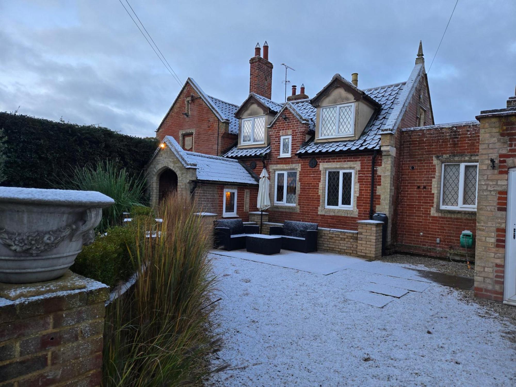 Old School Villa Bromeswell Exterior photo